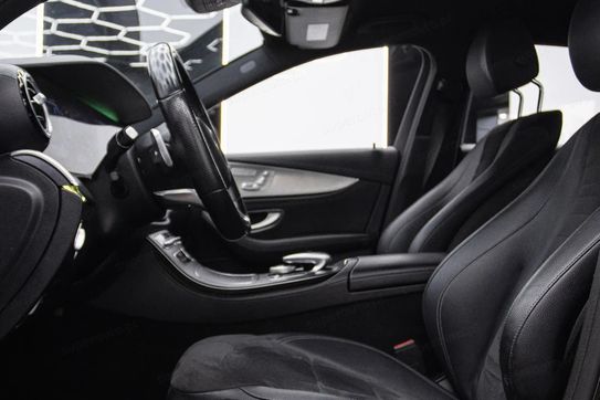 Mercedes E Klasa 220 d 4-Matic AMG