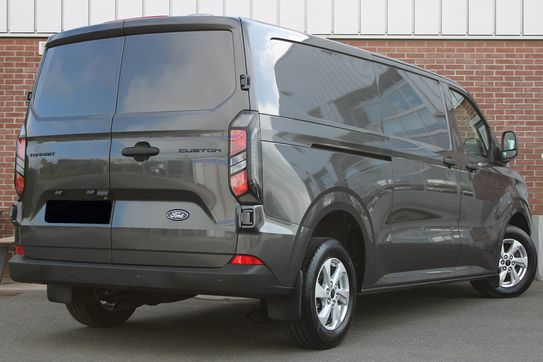 Ford Transit Custom 320 L2H1 Trend A8