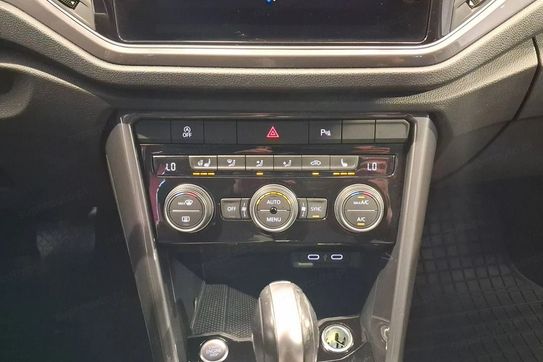 Volkswagen T-ROC 1.5 eTSI DSG