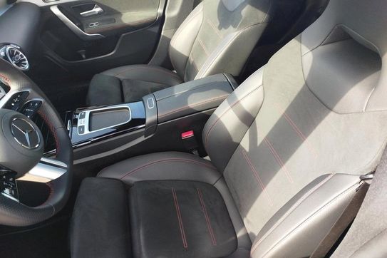 Mercedes CLA 200 AMG Line 7G-DCT