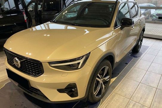 Volvo XC40 B3 Plus Dark