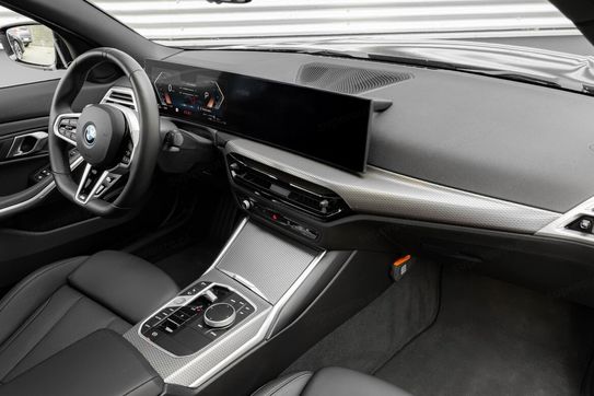 BMW Seria 3 330e M Sport