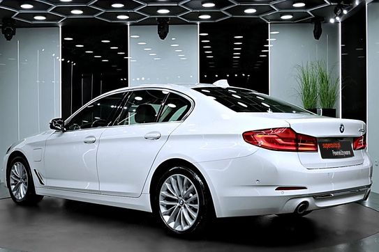 BMW Seria 5 530e iPerformance xDrive Luxury Line sport-aut