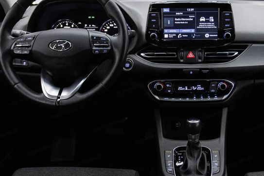 Hyundai i30 Fastback 1.5 T-GDI 48V Smart DCT