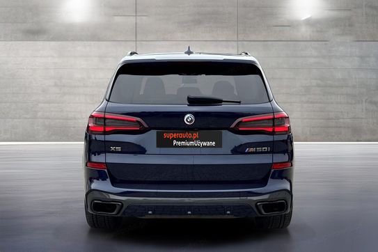 BMW X5 M50i