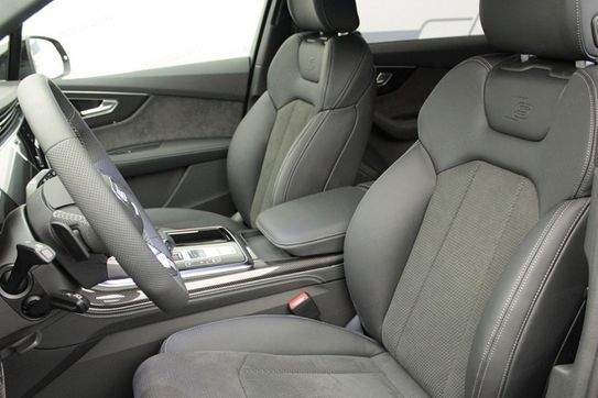 Audi Q7 SQ7 TFSI quattro