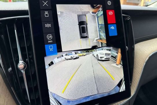 Volvo XC60 T6 Plug-In Hybrid AWD Ultra Bright