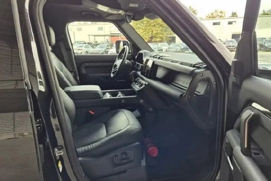 Land Rover Defender 110 D240 HSE