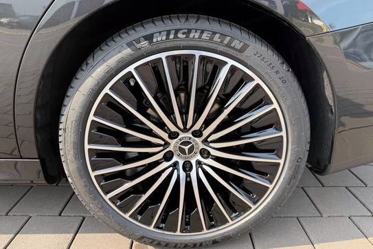 Mercedes Klasa E 220 d  4-Matic AMG