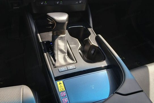 Lexus ES 300h Business Edition