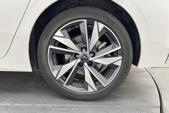 Peugeot 308 Active Pack 1.6 Hybrid e-EAT8