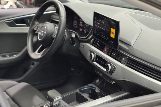 Audi A4 35 TFSI mHEV S Line S tronic