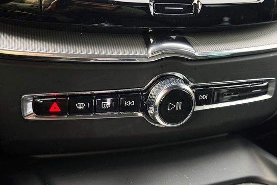 Volvo XC60 T6 Plug-In Hybrid AWD Ultra Dark aut