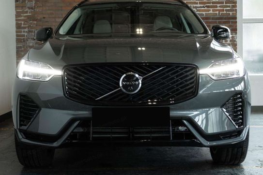 Volvo XC60 B5 AWD Ultra Dark