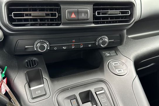 Fiat Fiorino/Qubo Icon 7os. L2H1 aut