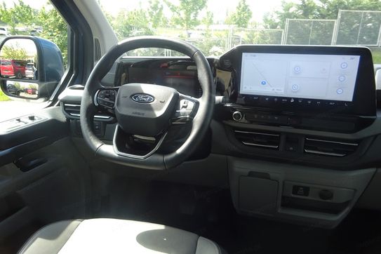 Ford Tourneo Custom 320 L2H1 Titanium A8