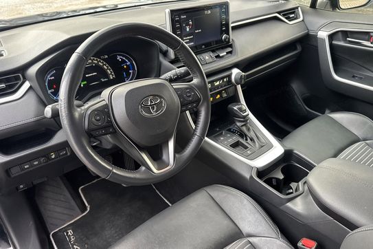 Toyota RAV4 Black Edition by JBL 2.5 Hybrid