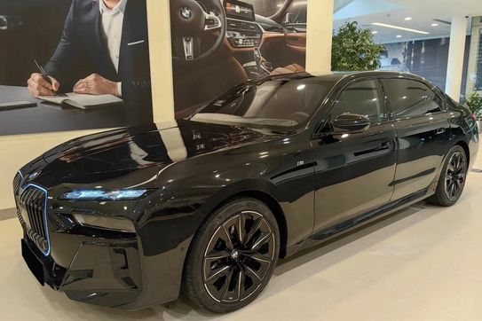 BMW Seria 7 740d xDrive M Sport