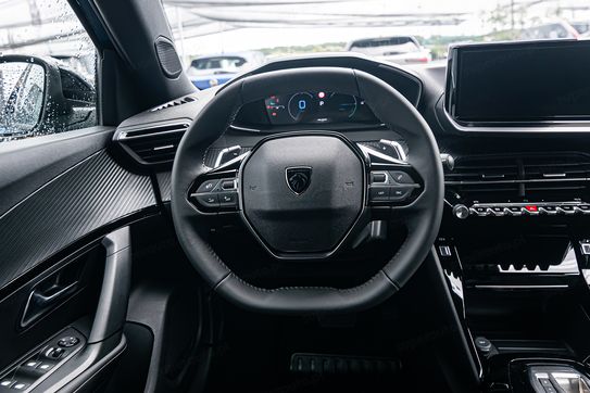 Peugeot 2008 Allure e-DCS 1.2 mHEV