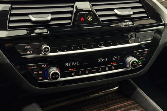 BMW Seria 5 530e Luxury Line sport-aut