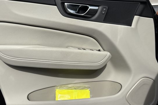 Volvo XC60 B4 D Momentum Pro