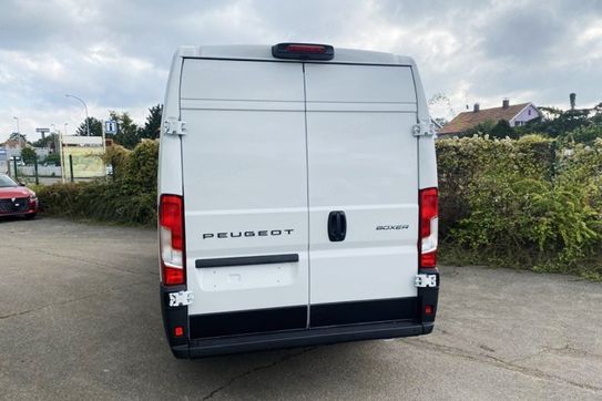 Peugeot Boxer L4H2 AT8