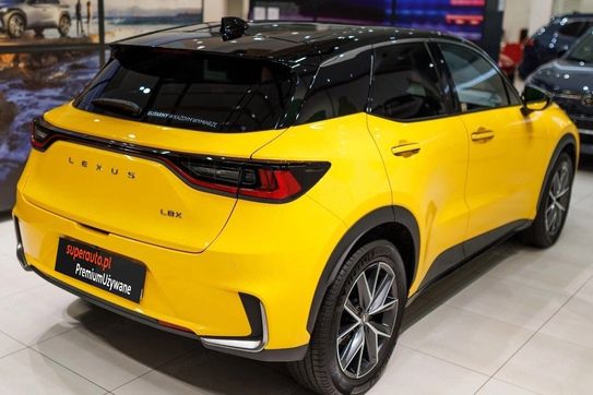 Lexus LBX Hybrid Cool