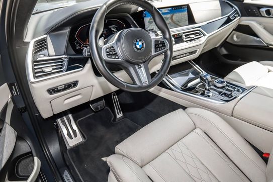 BMW X7 xDrive40d mHEV sport-aut