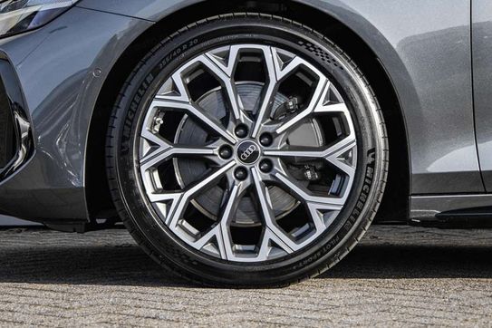 Audi A6 TDI quattro S line Avant