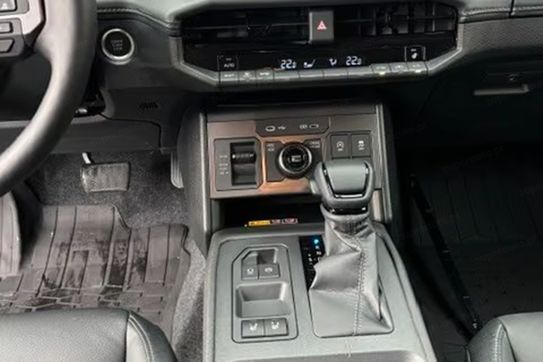 Toyota HiLux mHEV Double Cab Invincible 4x4 aut