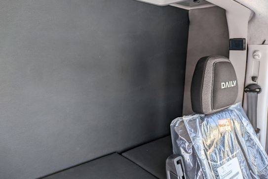 Iveco Daily 70C18 Hi-Matic Zabudowa 15EP + Winda