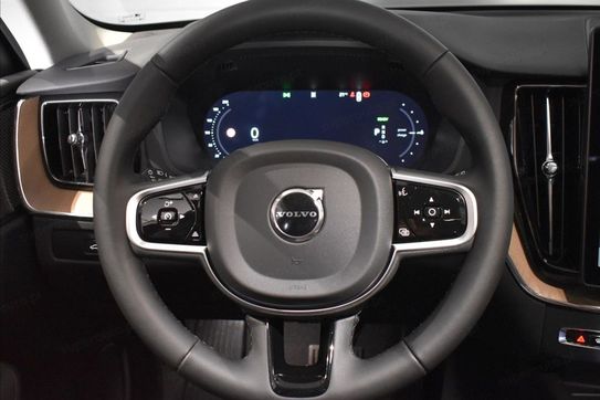 Volvo XC60 B5 B AWD Ultra Dark