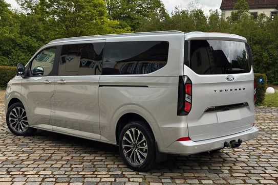 Ford Tourneo Custom 320 L2 Titanium A8