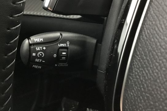 Peugeot 2008 STYLE 1.2 mHEV e-DCS6