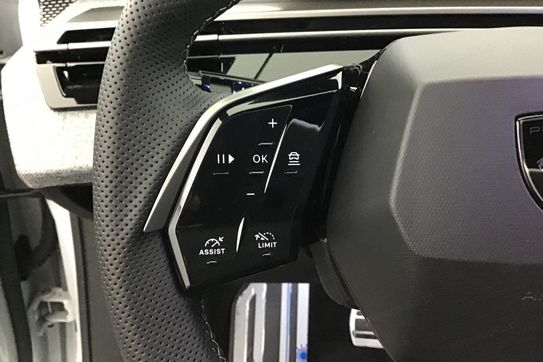 Peugeot 3008 GT 1.2 mHEV e-DCS6