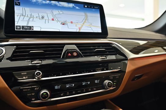 BMW Seria 5 530i xDrive Luxury Line