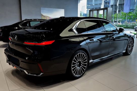 BMW Seria 7 740d xDrive M Sport