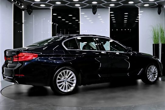 BMW Seria 5 530e xDrive Luxury Line