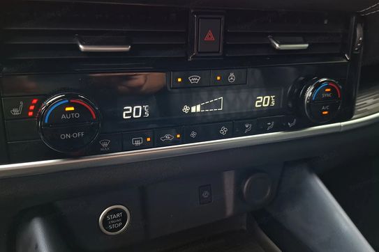 Nissan Qashqai DIG-T 4X4 Xtronic Teknaplus