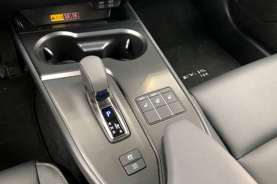 Lexus UX 300h F Sport Design