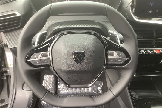 Peugeot 2008 ALLURE 1.2 mHEV e-DCS6