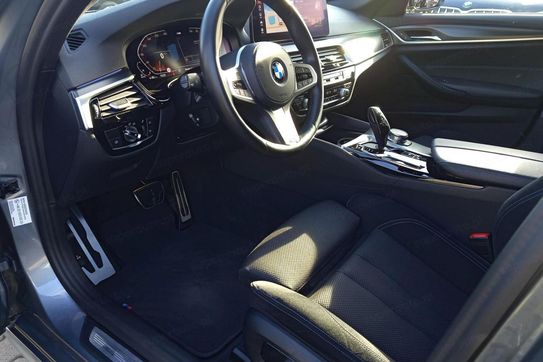 BMW Seria 5 530d xDrive mHEV aut