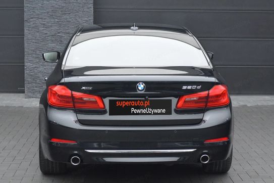 BMW Seria 5 520d xDrive Luxury Line aut