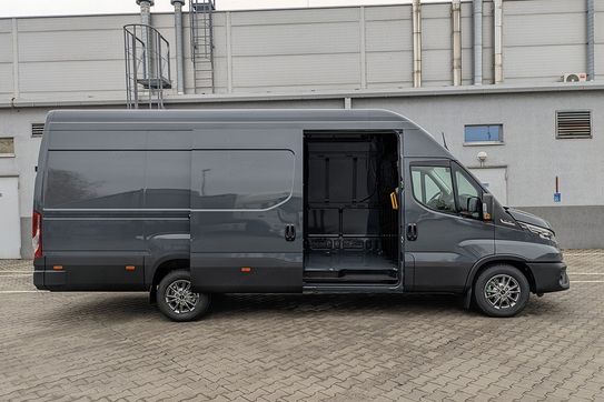 Iveco Daily 35S18 V Hi-Matic 18m3 L4H3