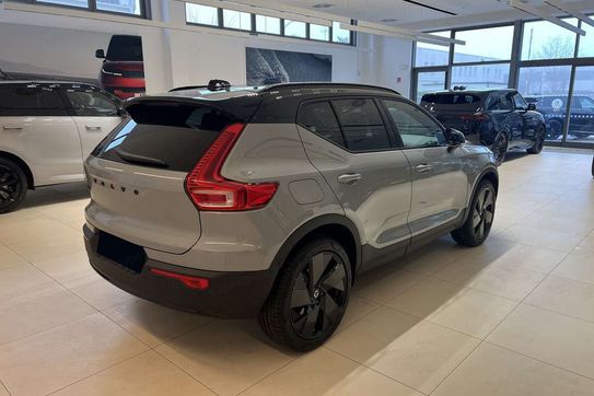 Volvo XC40 B4 Plus Black Edition