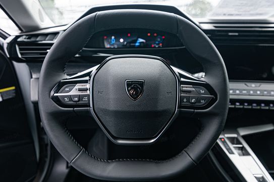 Peugeot 408 Allure e-DCS 1.2 mHEV