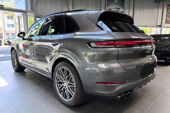 Porsche Cayenne E-Hybrid Black Edition