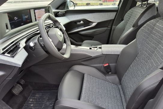 Peugeot 3008 ALLURE 1.2 mHEV e-DCS6