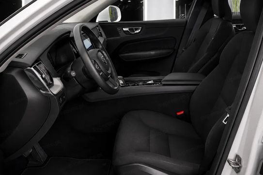 Volvo XC60 B4 D AWD Momentum Pro