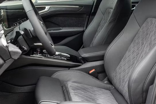 Audi A6 TDI quattro S line Avant